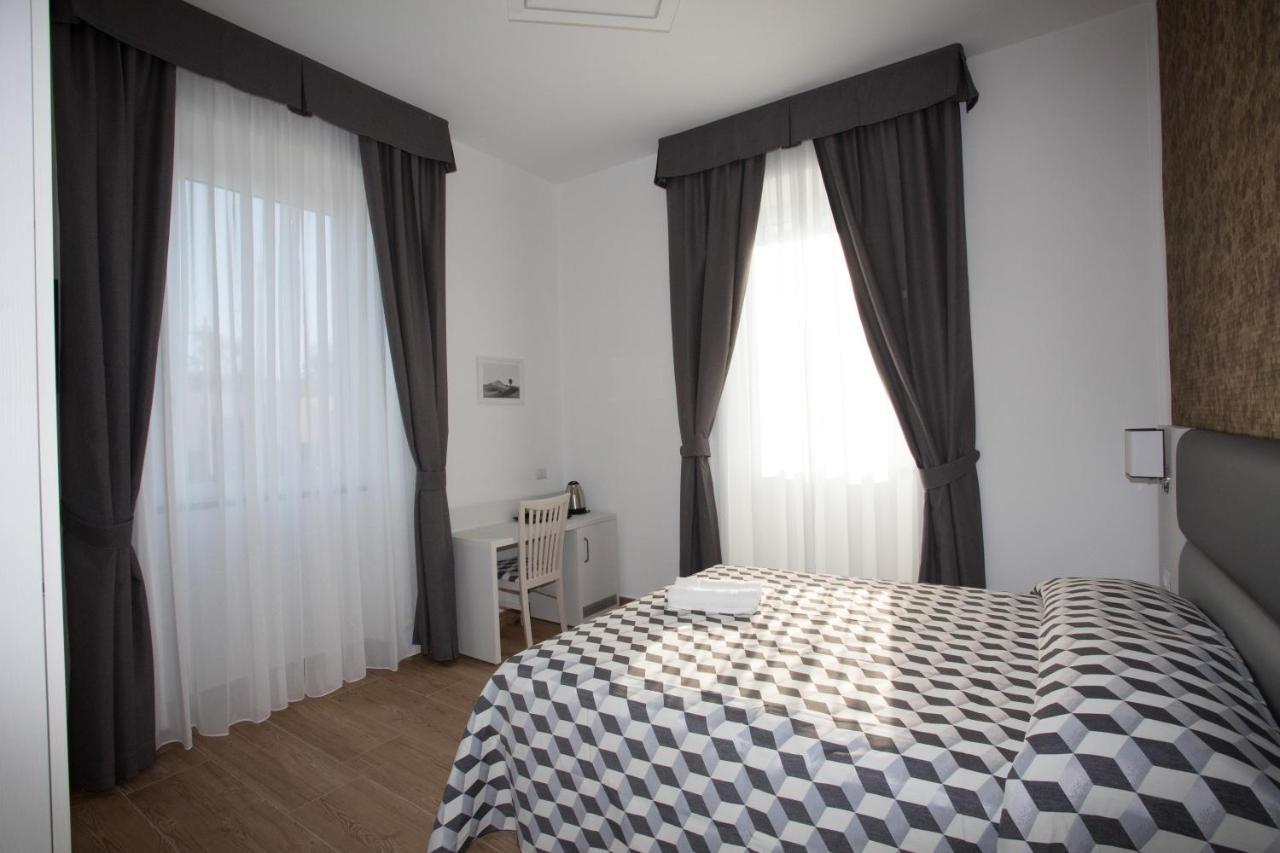 Guesthouse Porto Di Roma Civitavecchia Εξωτερικό φωτογραφία