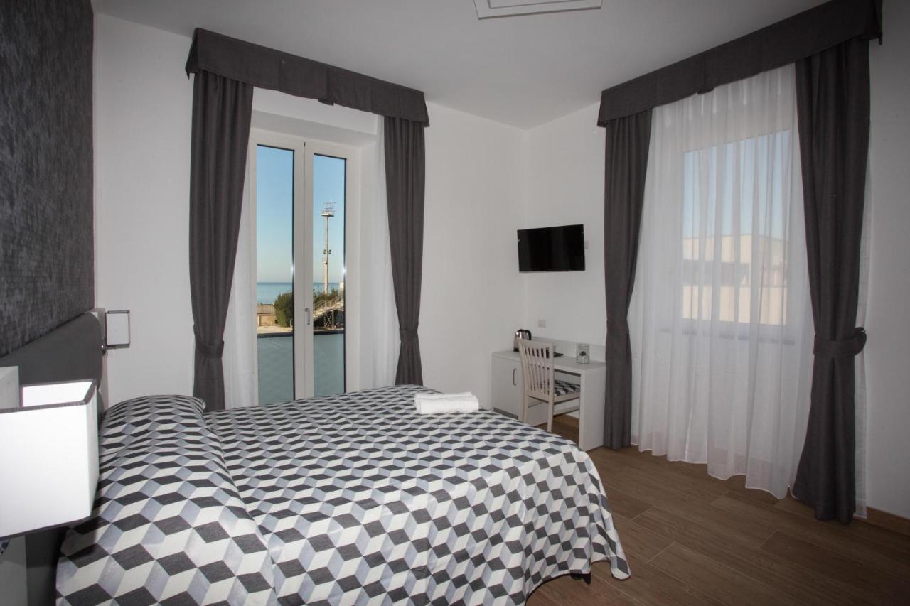 Guesthouse Porto Di Roma Civitavecchia Εξωτερικό φωτογραφία